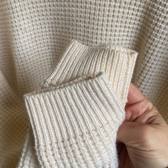 Wilfred Free Vneck Knit Sweater 100% wool - Picture 4 of 11